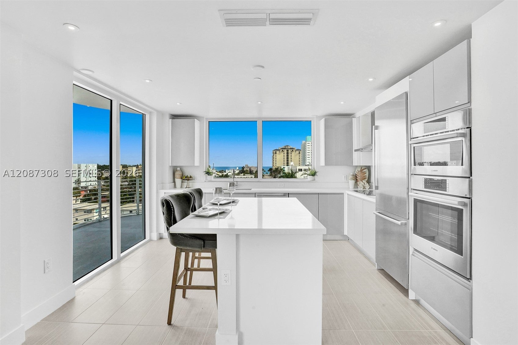 612 Bayshore Dr 601
