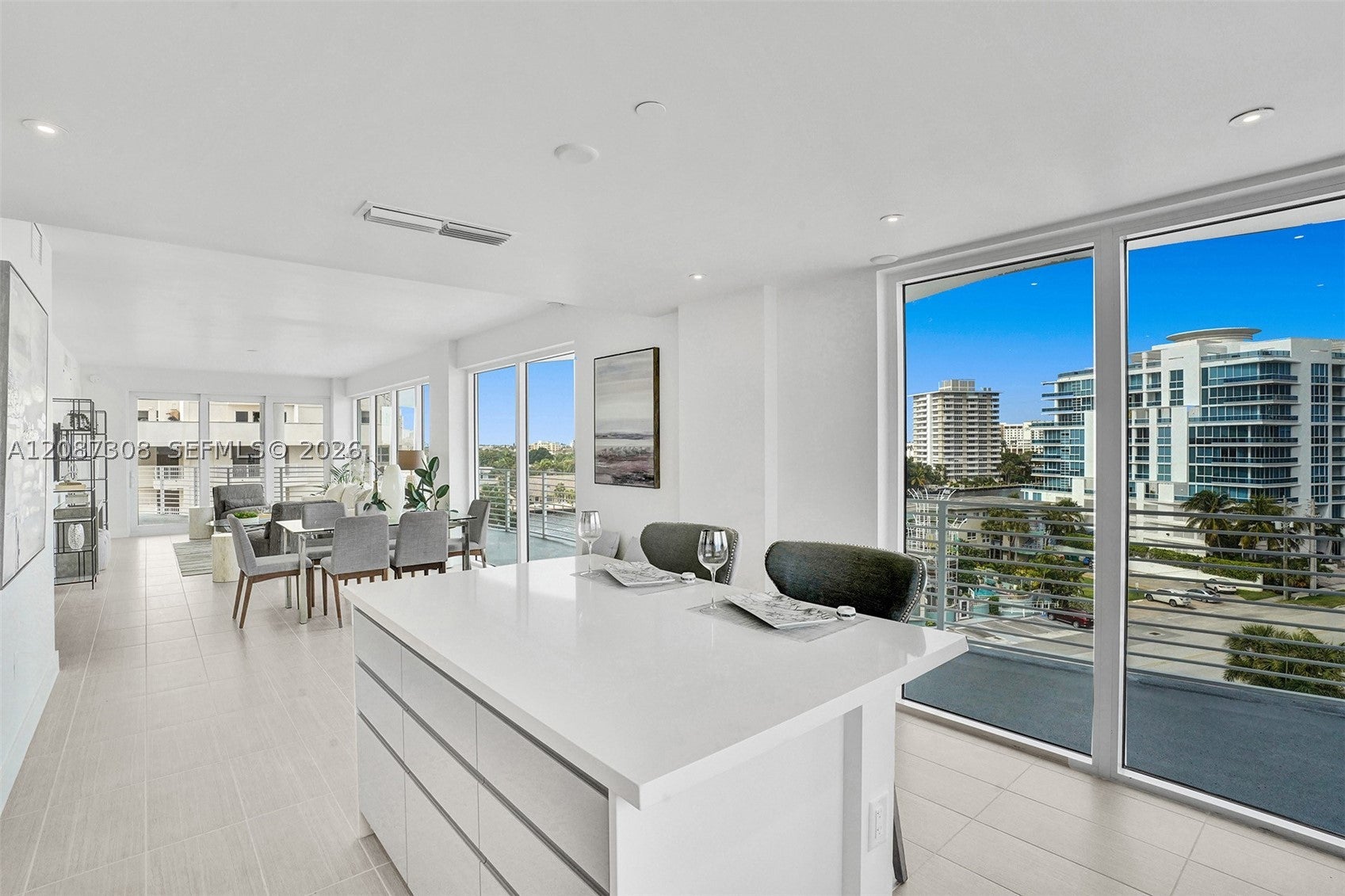 612 Bayshore Dr 601