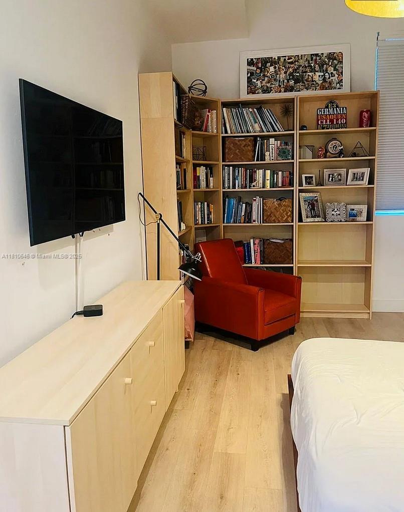 VIZCAYNE NORTH CONDO - Residential Lease