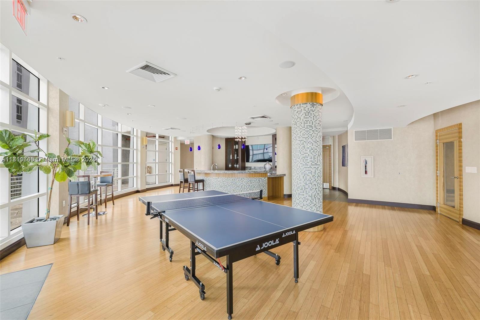 VIZCAYNE NORTH CONDO - Residential Lease