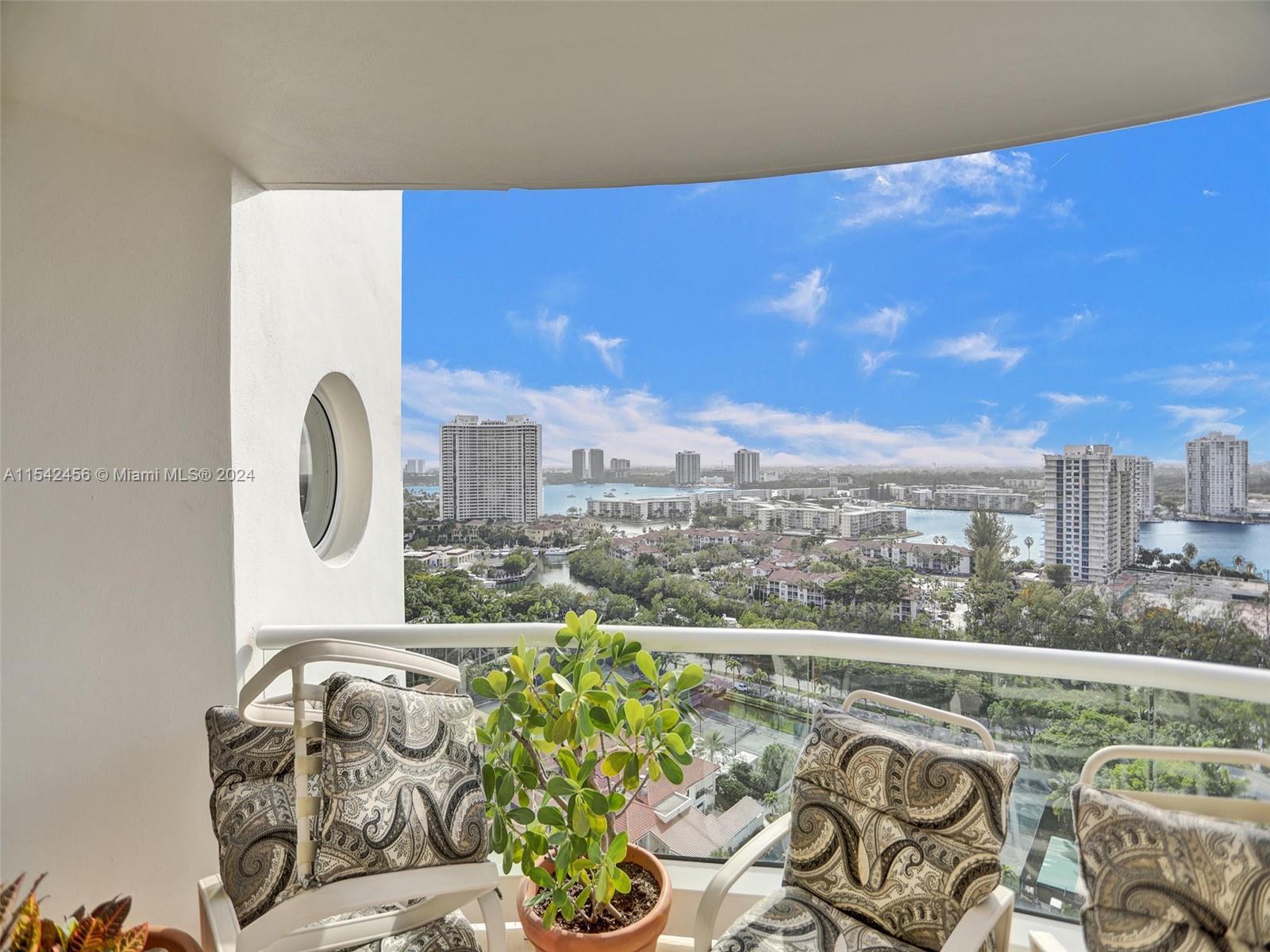 7000 ISL BLVD WILLIAMS IS - Residential