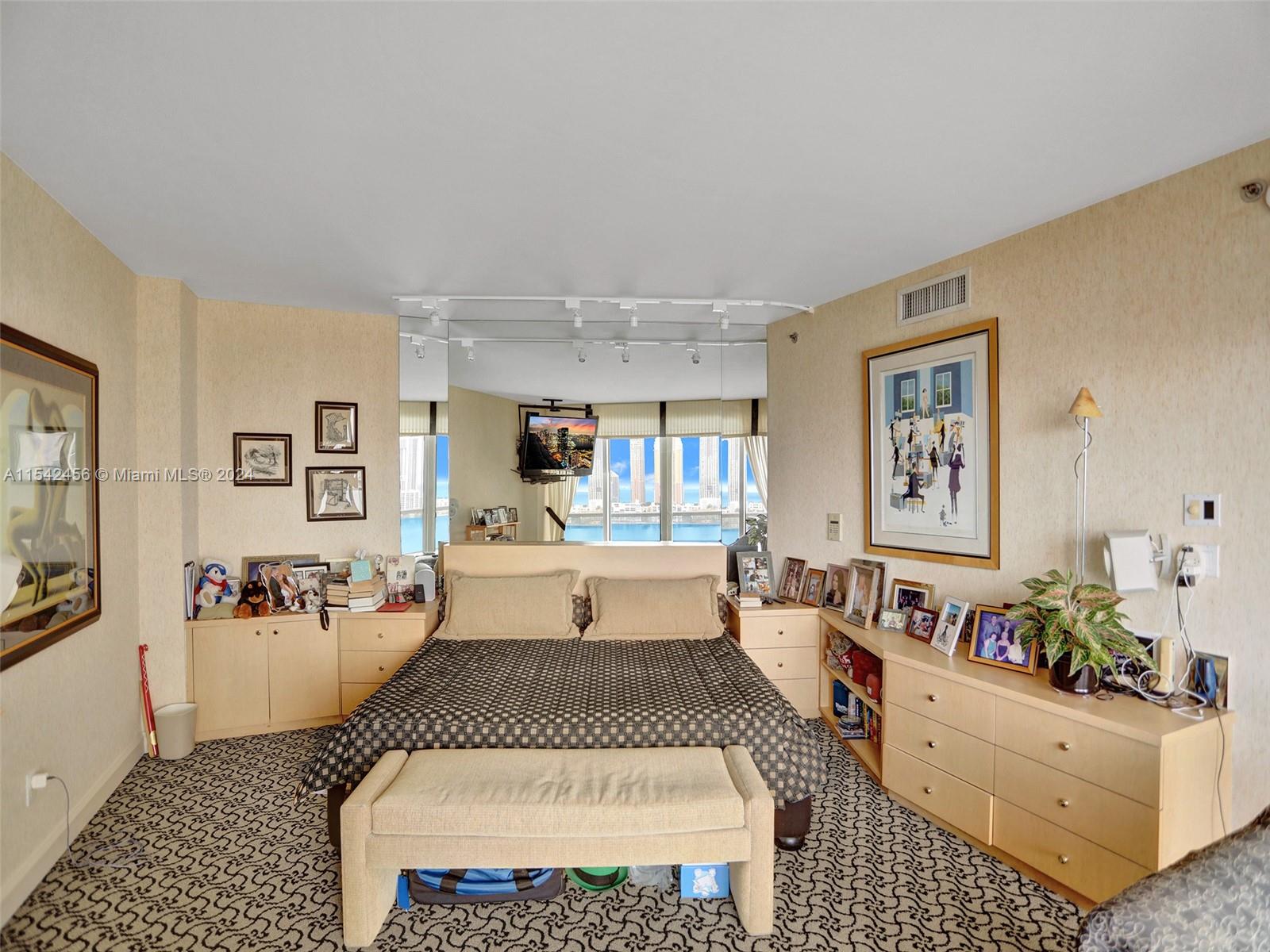 7000 ISL BLVD WILLIAMS IS - Residential