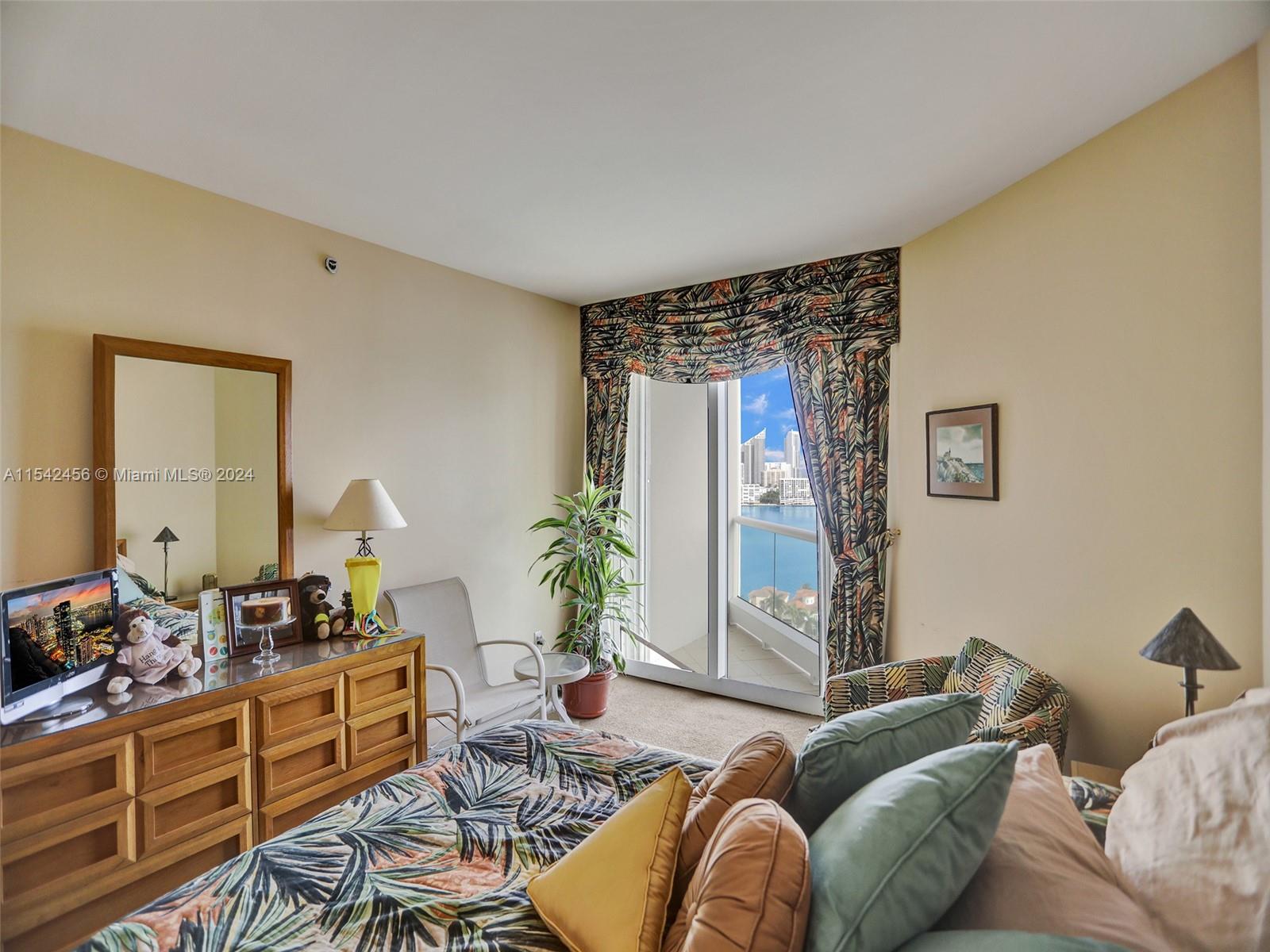7000 ISL BLVD WILLIAMS IS - Residential