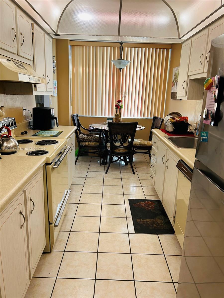 PARK PLACE CONDOMINIUM NO - Residential