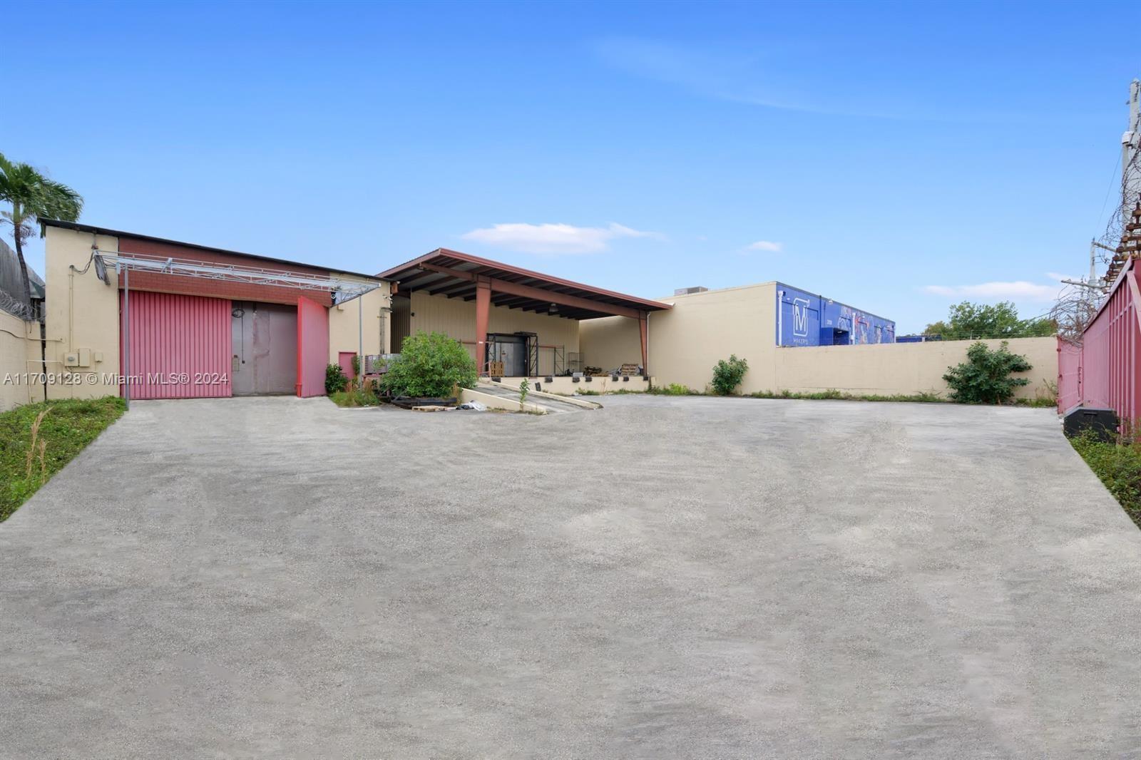 Prime industrial property minutes from Miami International Airport and Port of Miami. This Cold Storage facility features two walk-in refrigerators within two buildings totaling 6,050 SF on a 13,747 SF fenced lot.
The first building offers storage racks, four covered dock spaces, one ramp, and 18' ceilings. The second building includes a drive-in bay, two A/C offices, a private bathroom with shower, a break room, a security gate, and 18'-20' ceilings.
Additional features: fire suppression system, camera surveillance, and external racks. Don't miss this incredible opportunity!