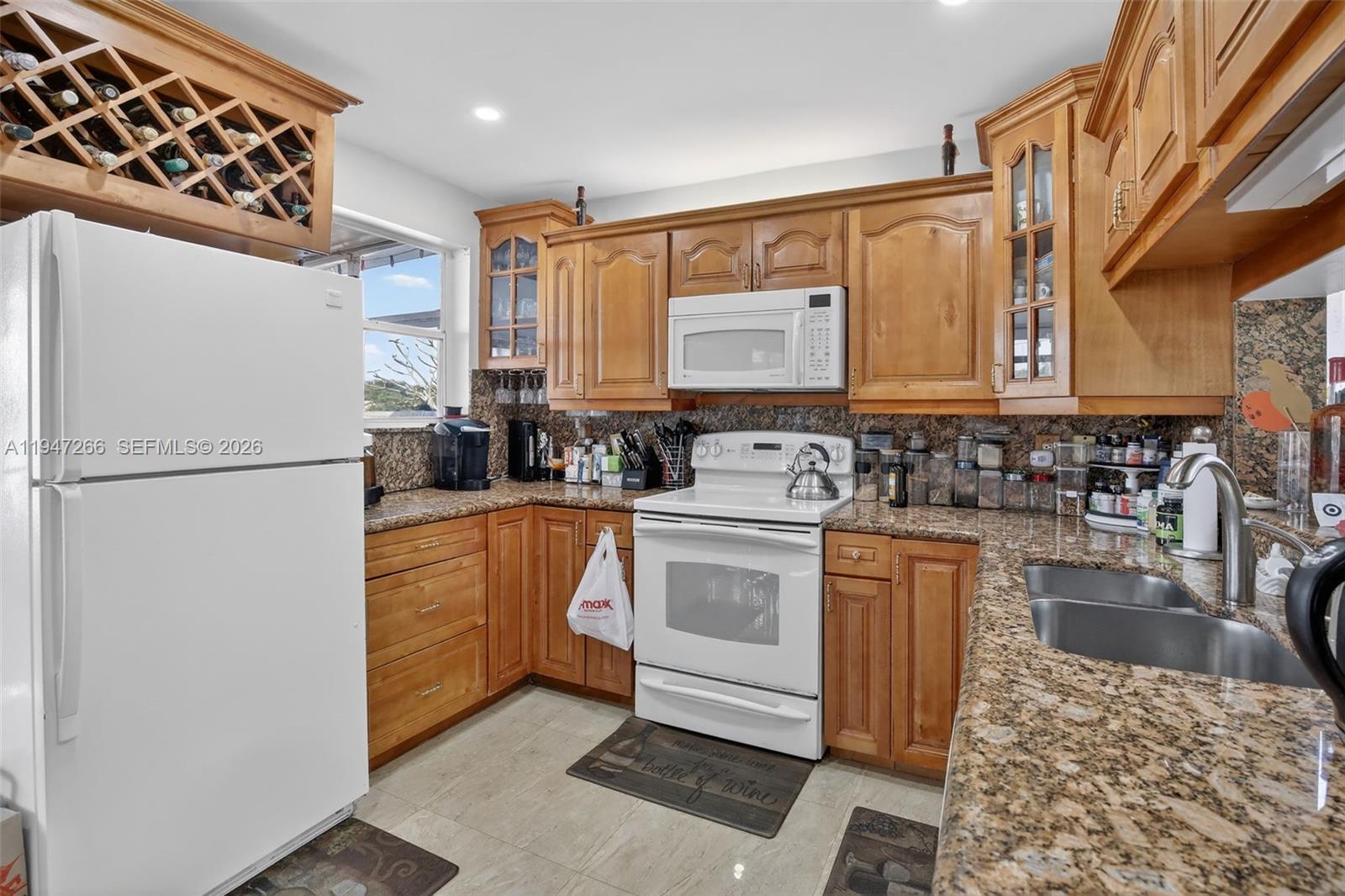 PEMBROKE LAKES SECTION EI - Residential