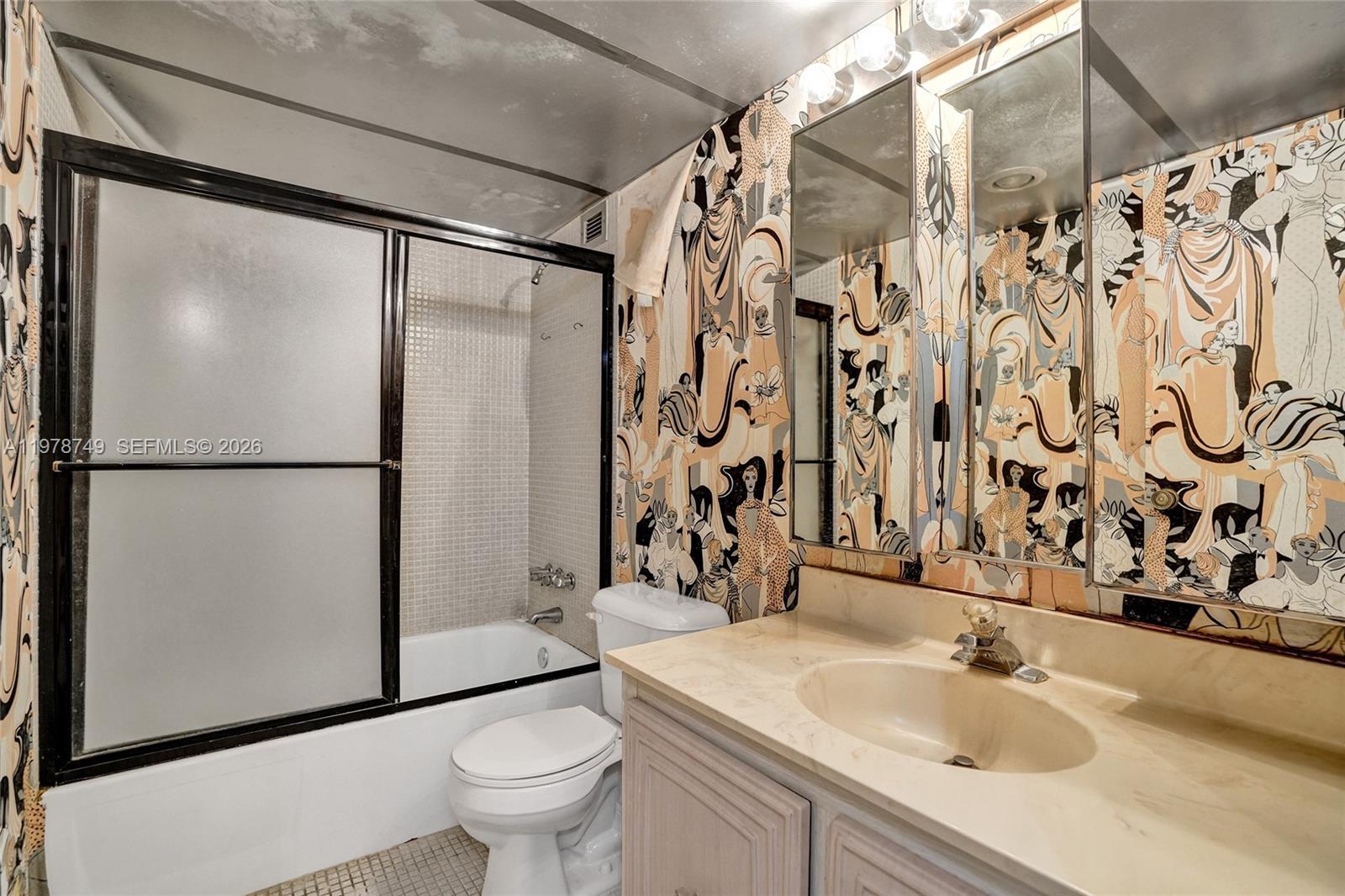 CONDOMINIUM 1 OF ENVIRON - Residential