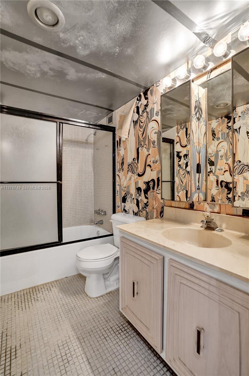 CONDOMINIUM 1 OF ENVIRON - Residential