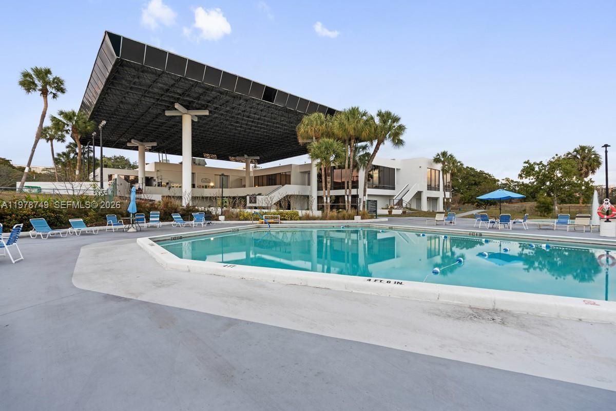 CONDOMINIUM 1 OF ENVIRON - Residential