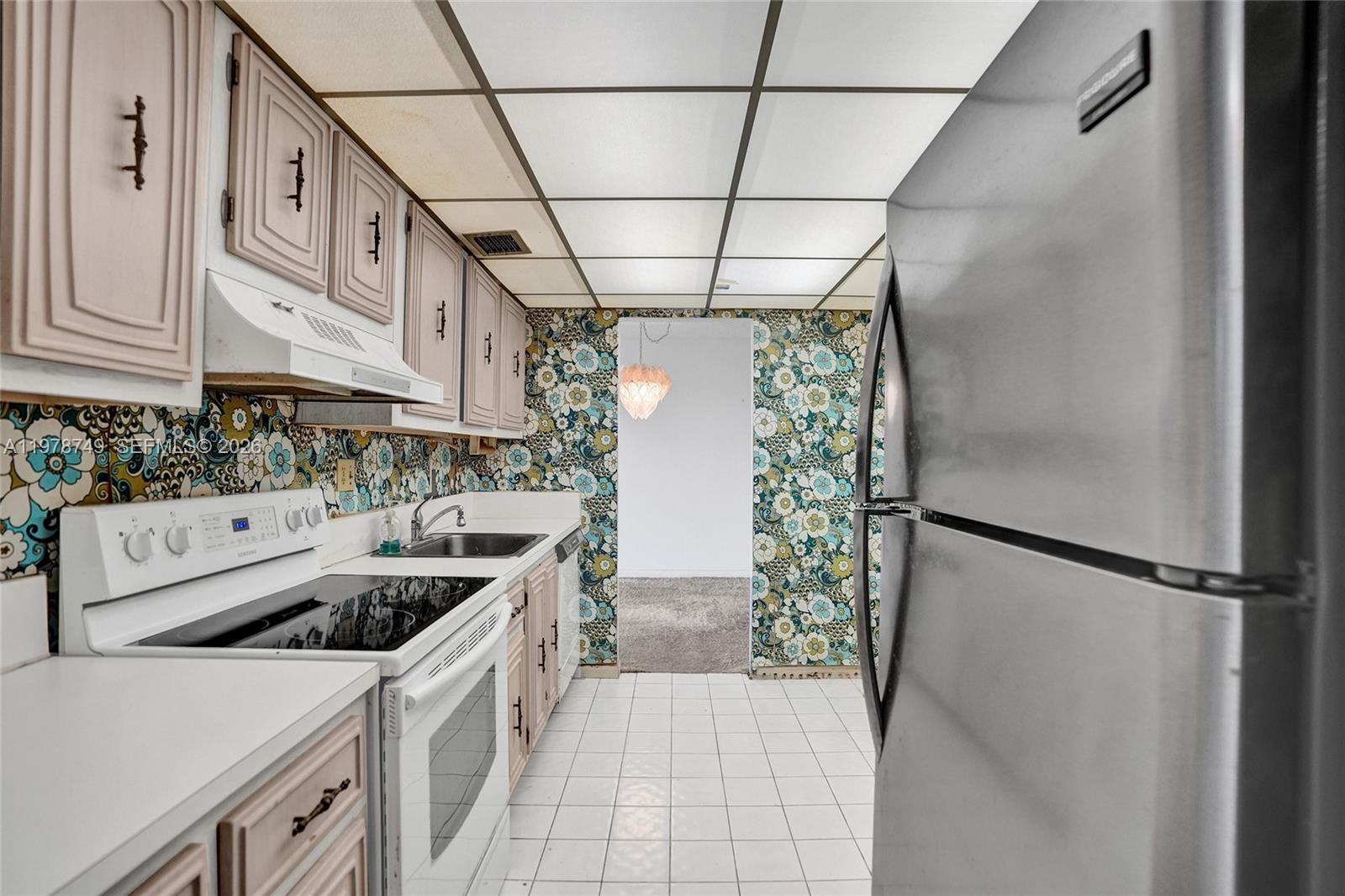 CONDOMINIUM 1 OF ENVIRON - Residential