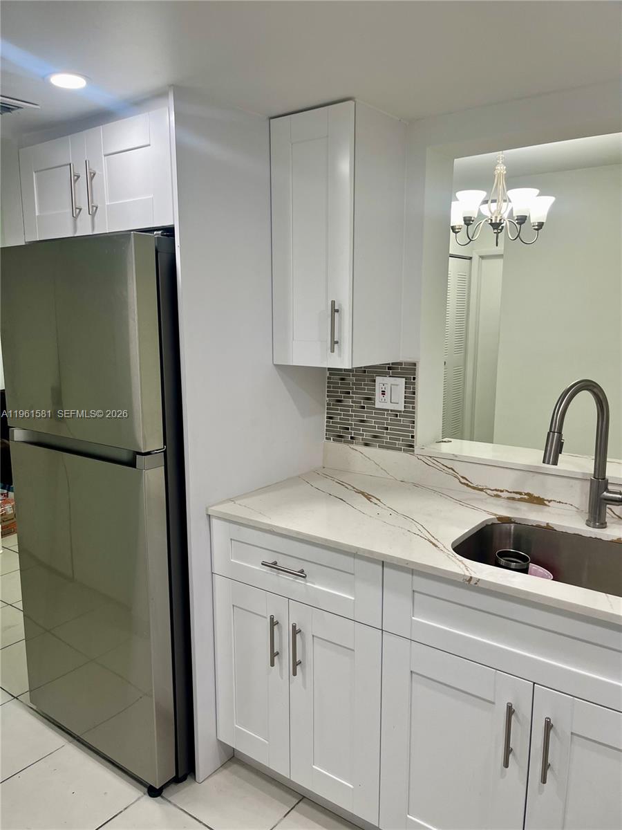 INTERNATIONAL PARK CONDO - Residential