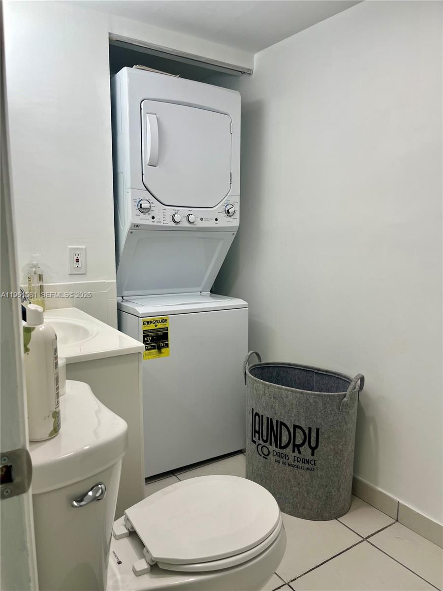 INTERNATIONAL PARK CONDO - Residential