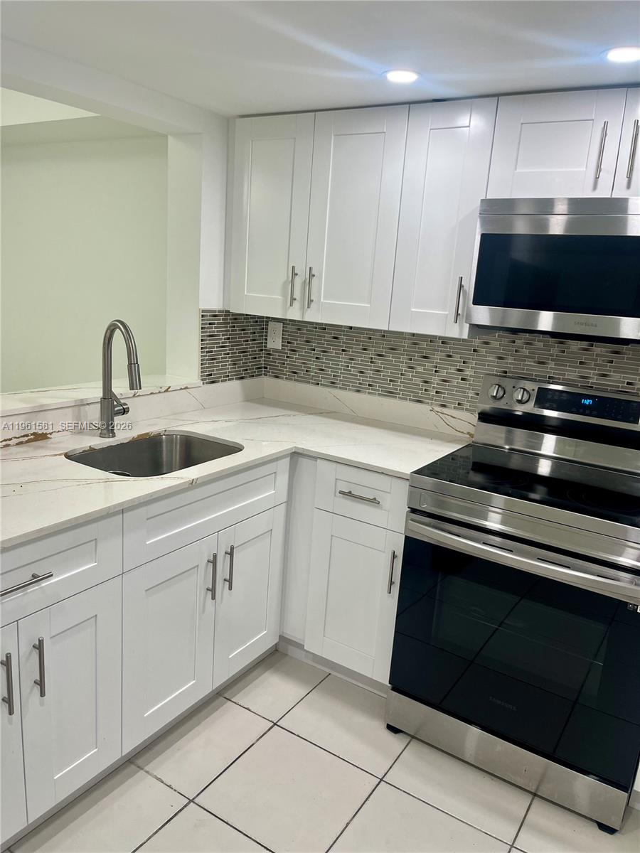 INTERNATIONAL PARK CONDO - Residential