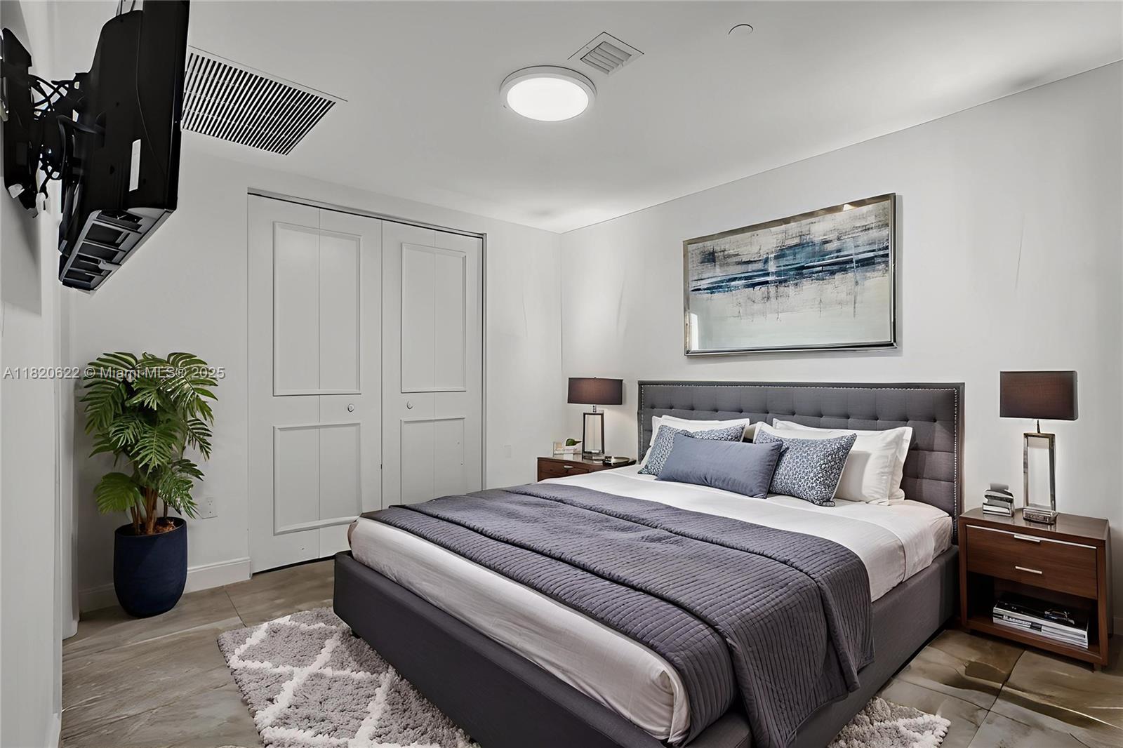 ICON BRICKELL CONDO NO 3 - Residential