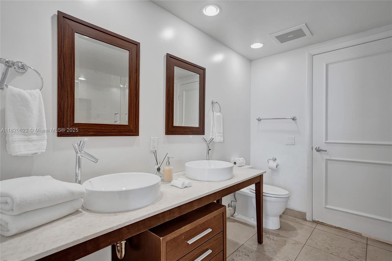 ICON BRICKELL CONDO NO 3 - Residential