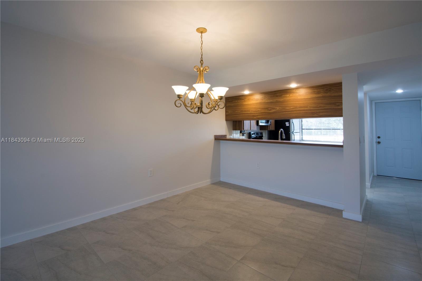 CONDO 20 OF WHITEHALL CON - Residential Lease