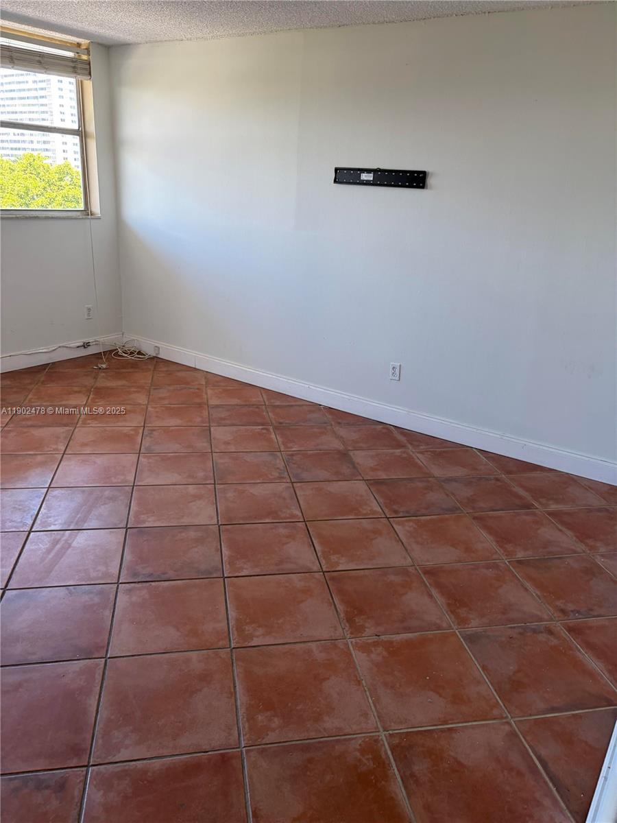 NORTH BAY VILLAS CONDO - Residential Lease