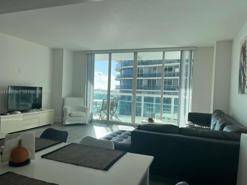 1800 N Bayshore Dr 1711