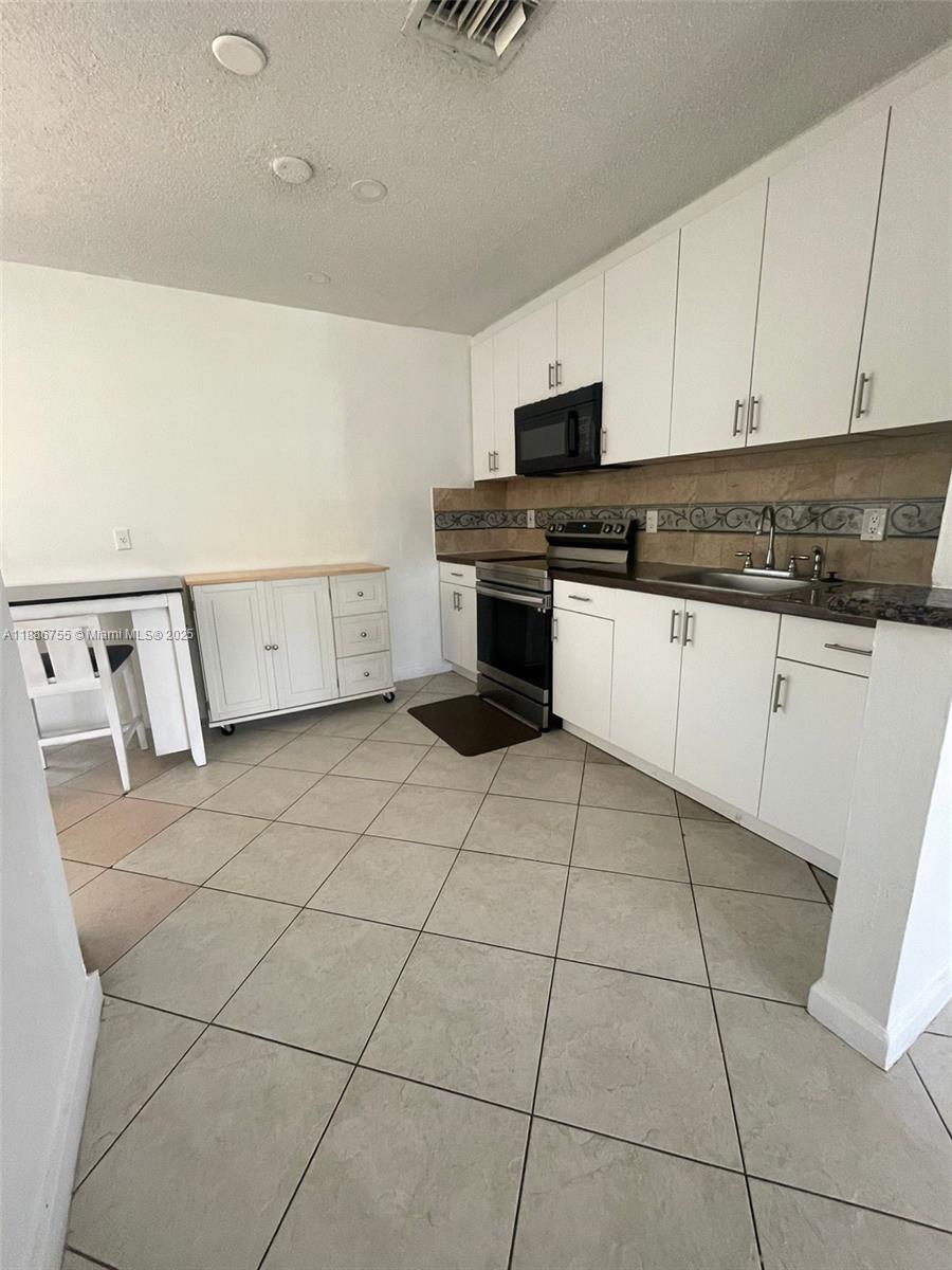 TALLMAN PINES 2ND SEC - Residential