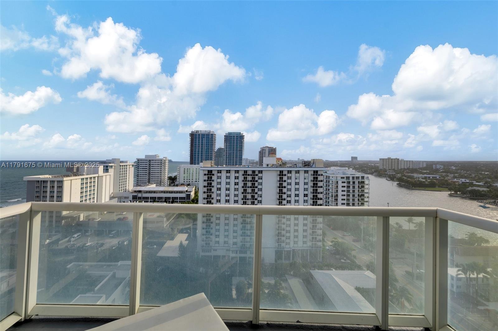 FORT LAUDERDALE RESIDENCE - Residential