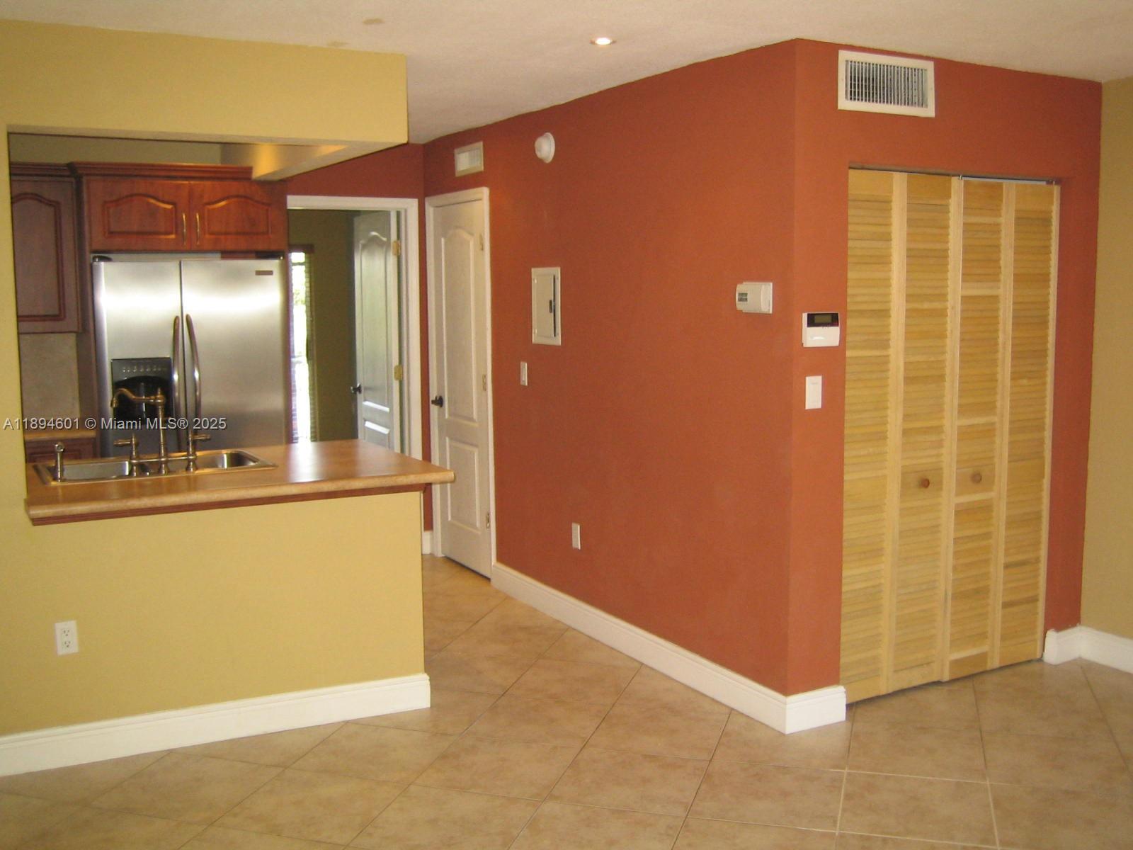 SPANISH TRACE CONDO - Residential Lease