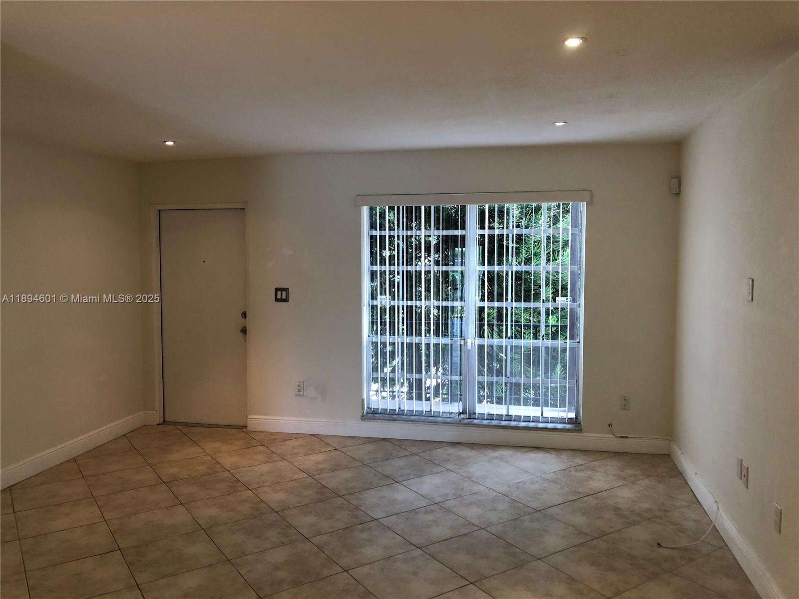 SPANISH TRACE CONDO - Residential Lease