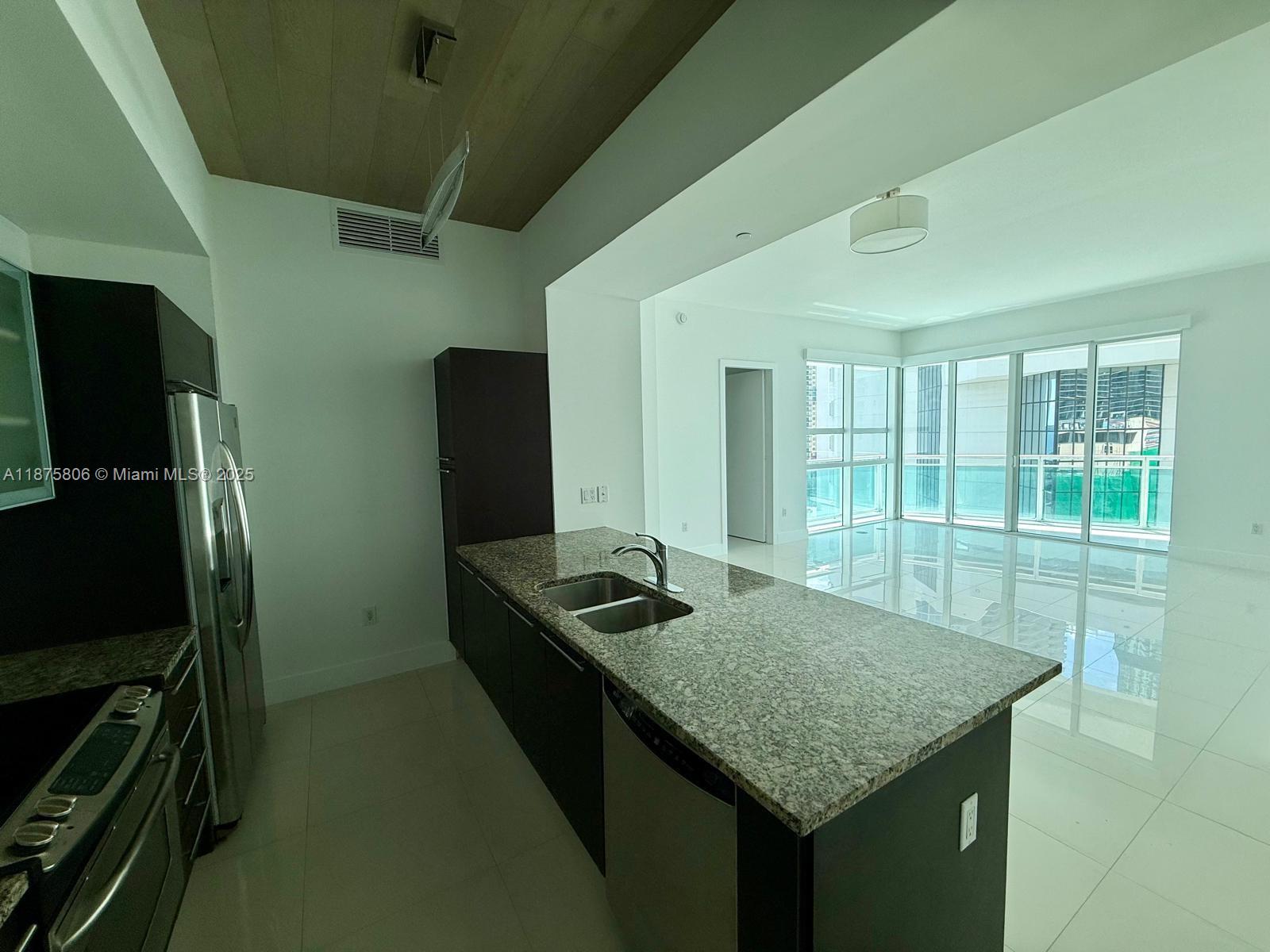 951 Brickell Ave 1010