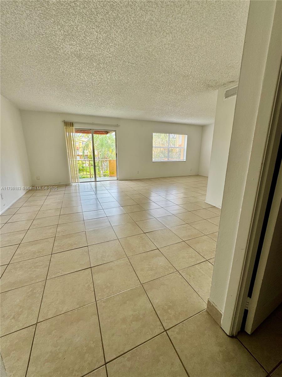 18111 NW 68th Ave I202