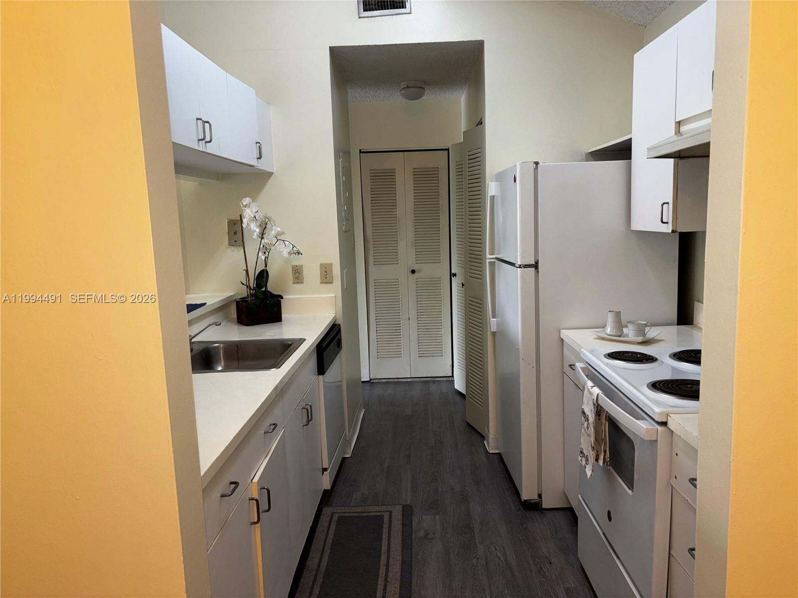 ROYAL PALM PLACE - Residential Lease