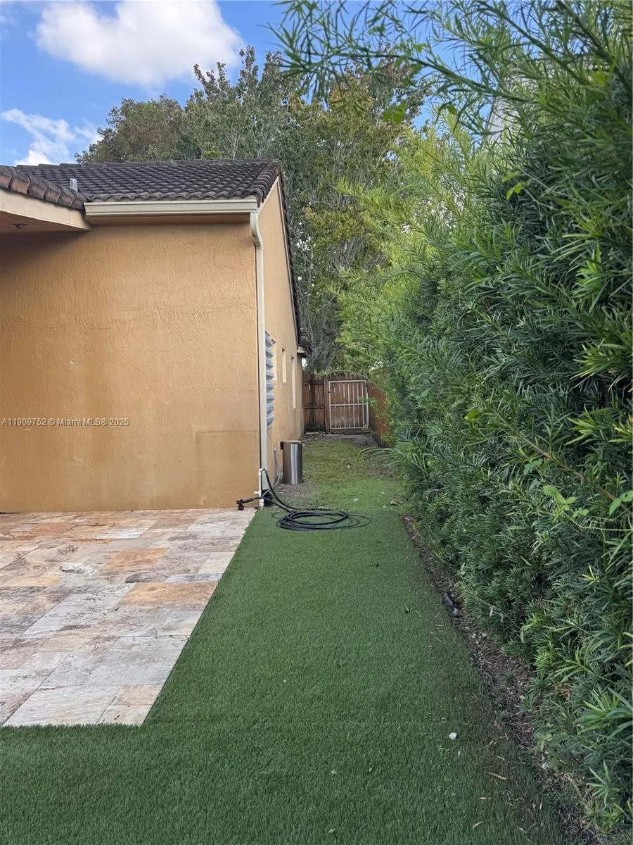 Miami, Florida 33177, United States, 4 Bedrooms Bedrooms, ,2 BathroomsBathrooms,Residential,Active,240830