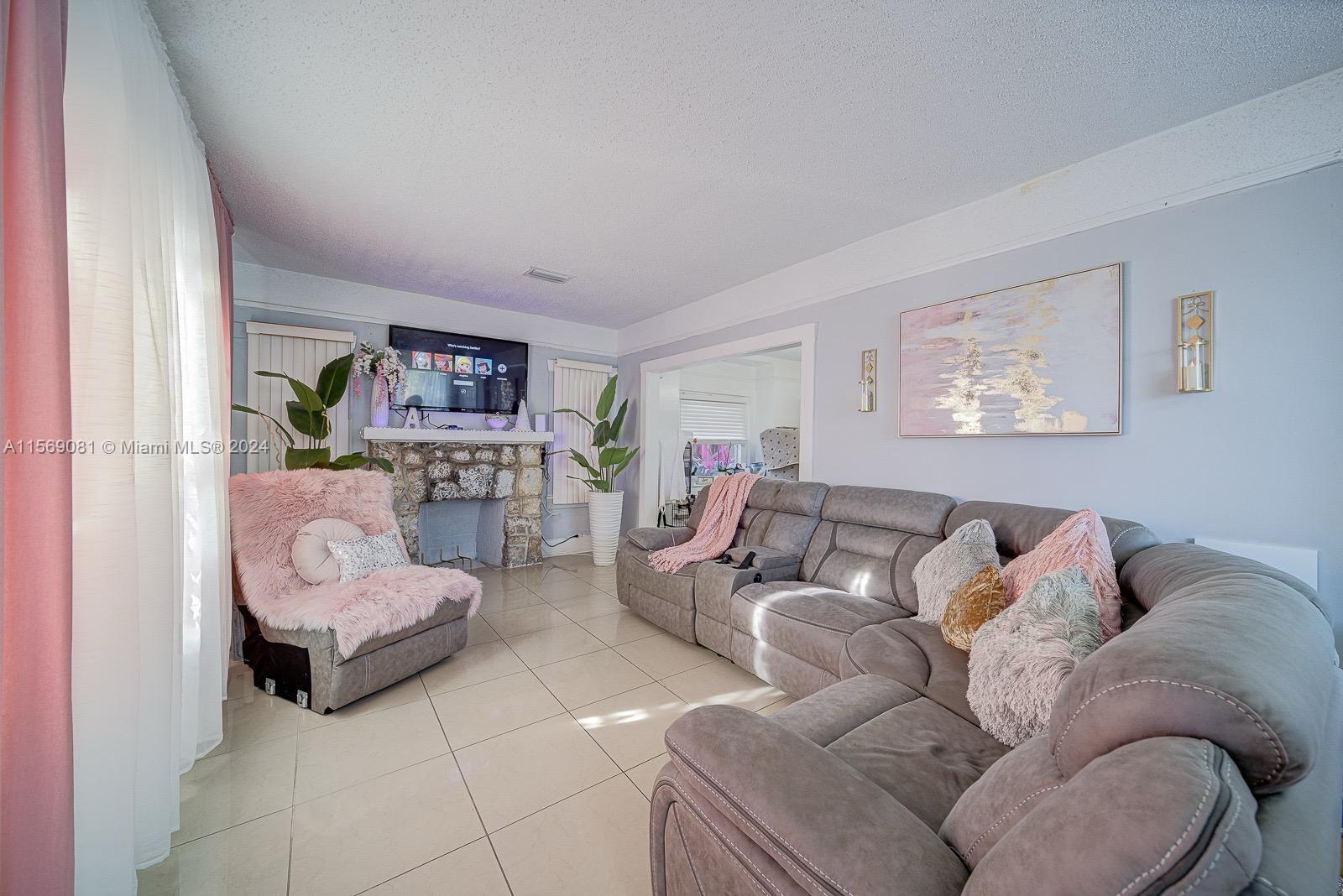 627 SW 11th Ave