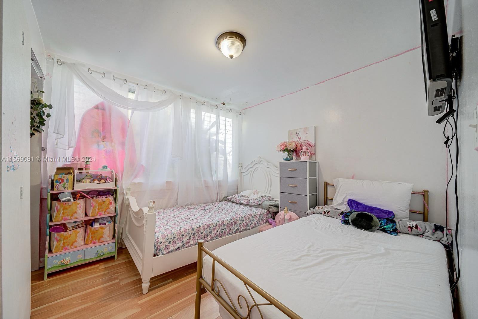 LAWRENCE ESTATE LAND CO - Residential