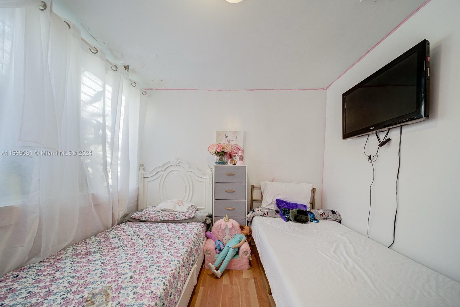 LAWRENCE ESTATE LAND CO - Residential