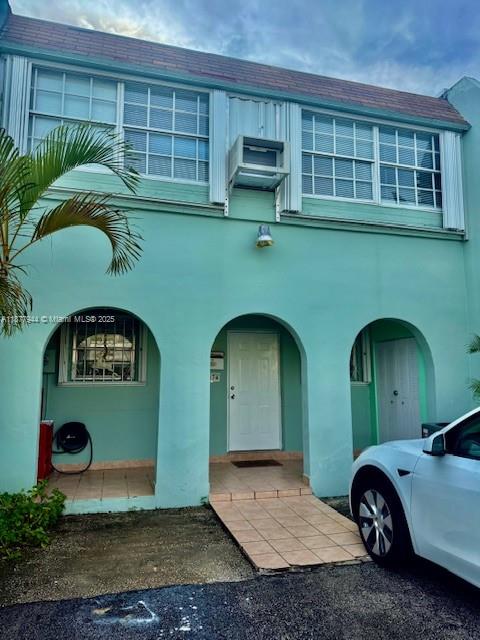 Beautiful 2-bedroom 2/1 Bath Townhouse in Hialeah! Comes with washer and dryer, Low HOA fees. This spacious townhouse offers a bright open living area, features two comfortable bedrooms with inside baths, ample closets spaces, new AC, conveniently located near major highway, top rated restaurants, parks, schools and more. Offering a prime location. Sellers are Motivated to Sell!!.