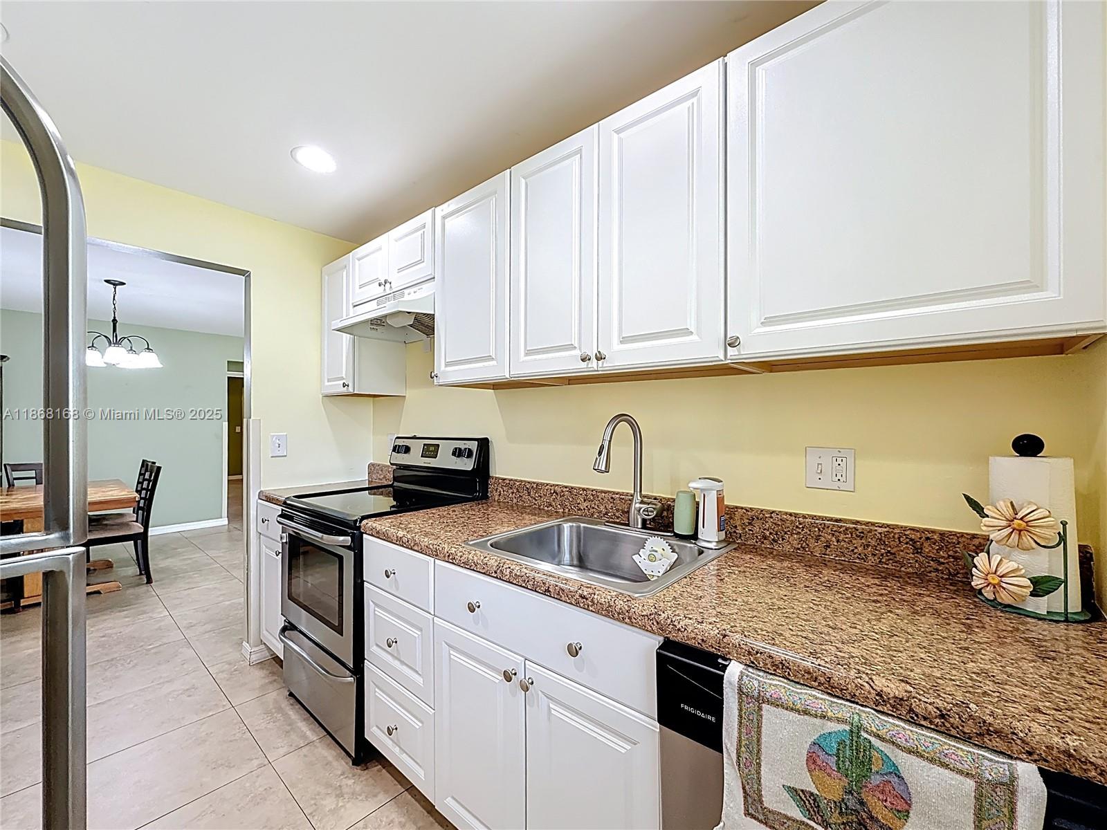 HIGH POINT WEST CONDO 2 - Residential