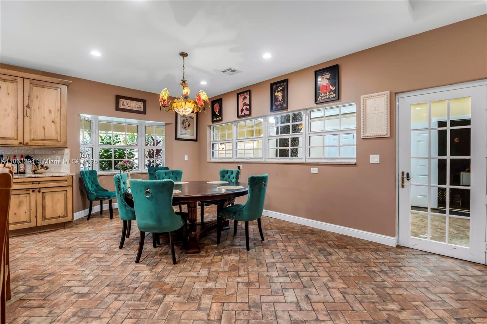 RIVER LANDS - Residential Lease