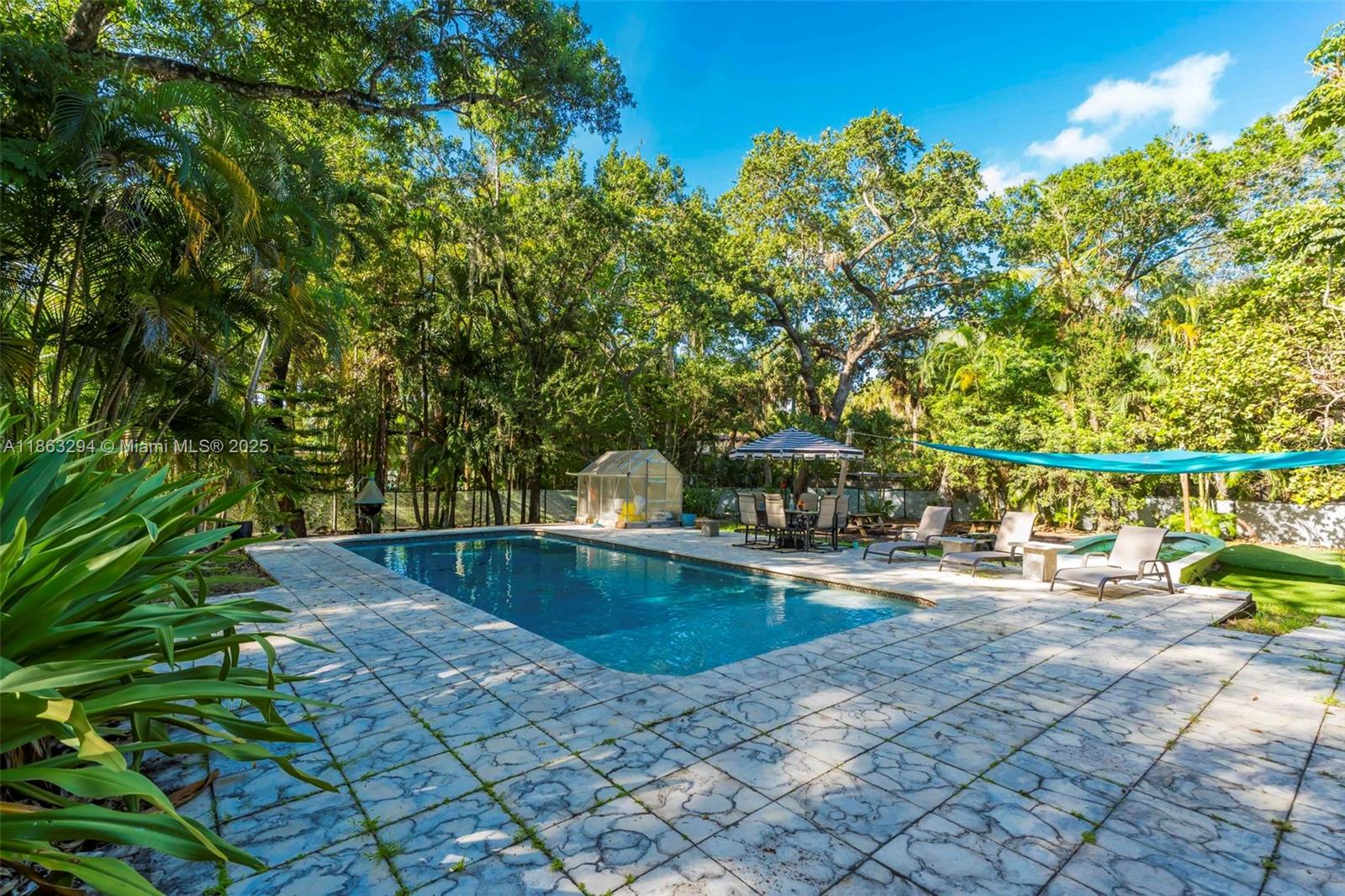 RIVER LANDS - Residential Lease