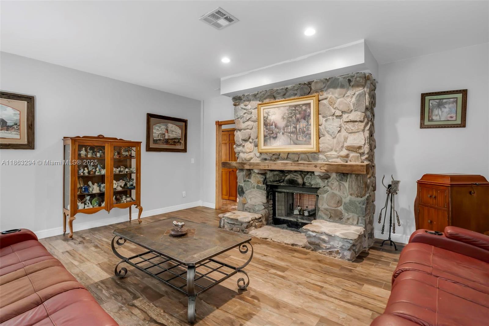 RIVER LANDS - Residential Lease