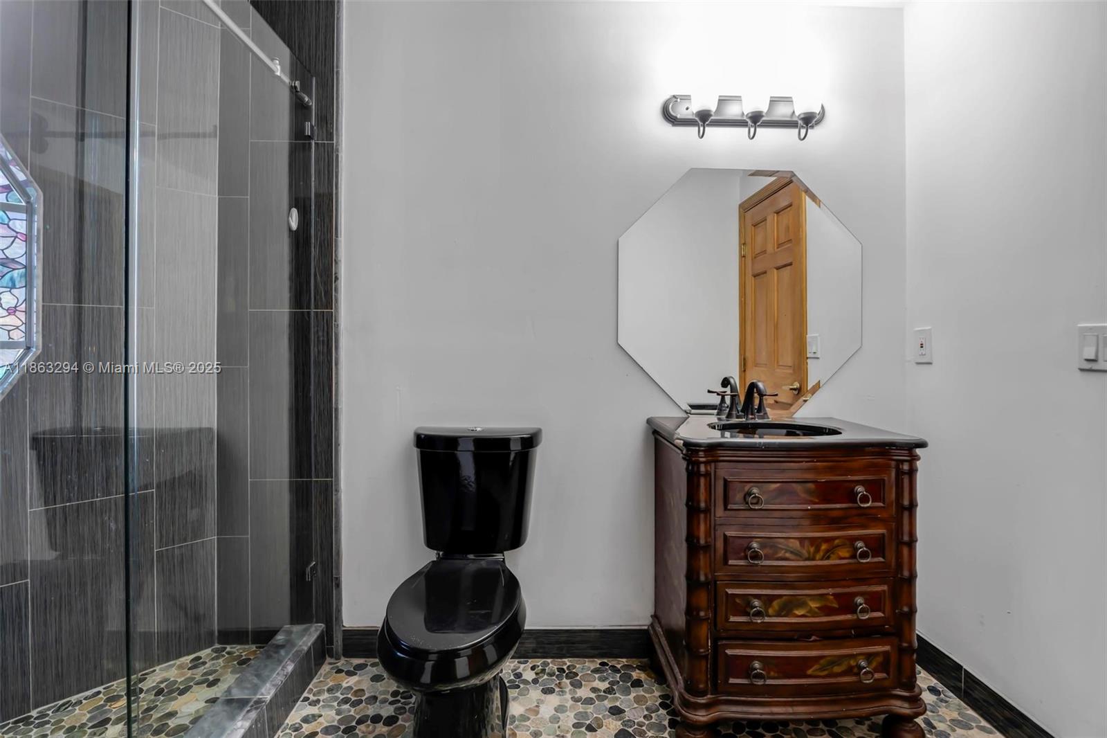 RIVER LANDS - Residential Lease