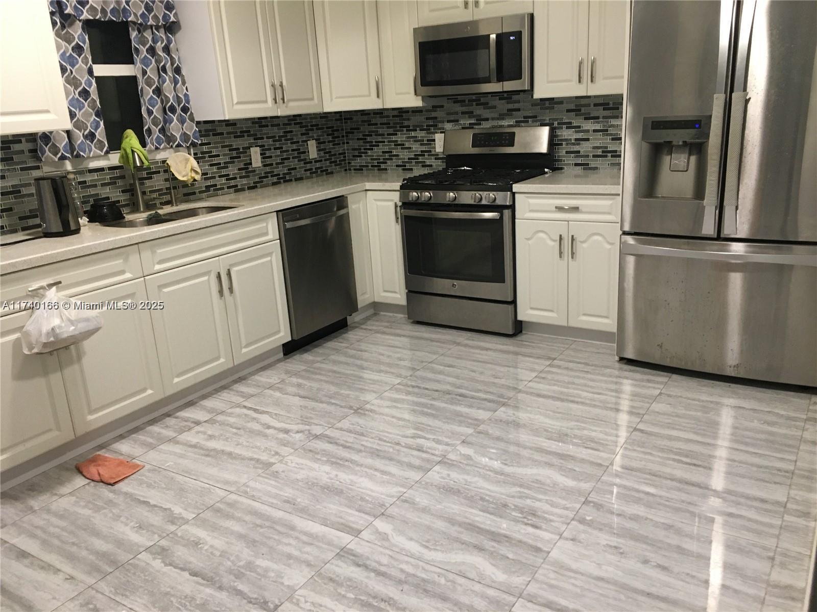 Redland - Residential Lease