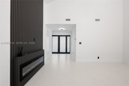 1543 SW 1ST AVE — listing photo 7