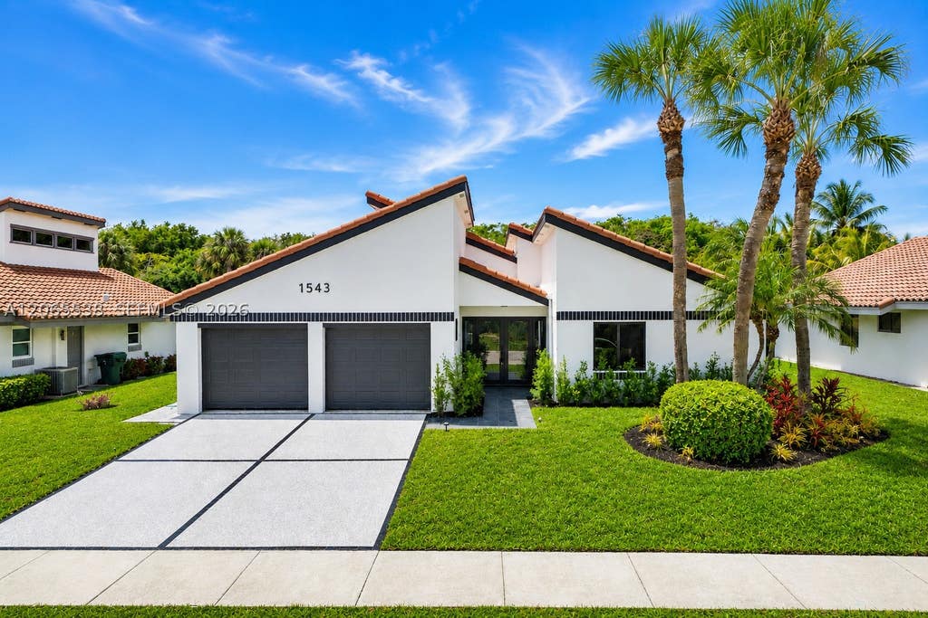 Photo of 1543 SW 1st Ave, Boca Raton, FL 33432 (MLS # A12065538)