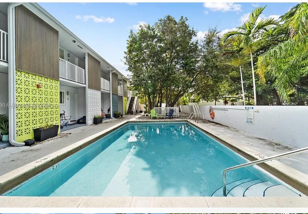 6805 Sw 88th St 19, Pinecrest, Miami-Dade County, Florida - 1 Bedrooms  
1 Bathrooms - 