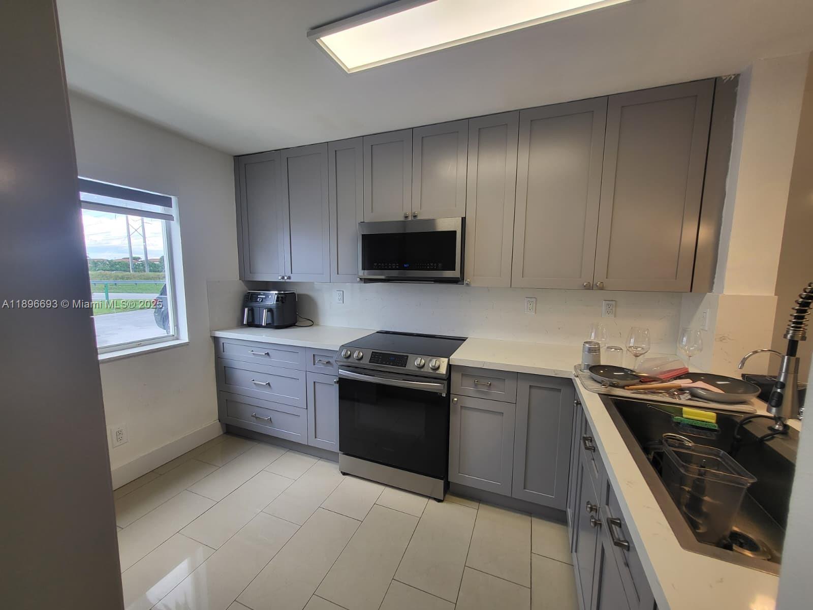 WEITZER SERENA LAKES TOWN - Residential