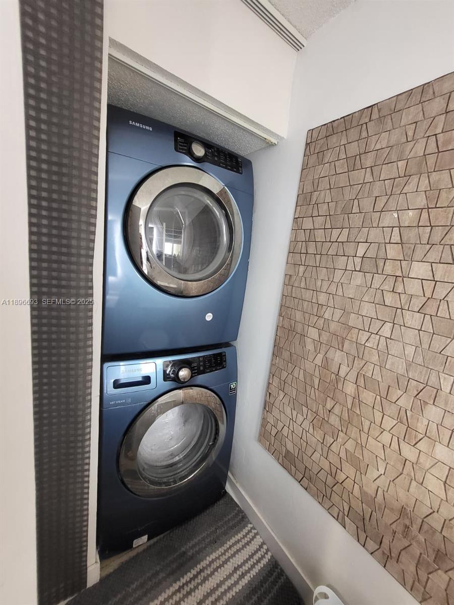 WEITZER SERENA LAKES TOWN - Residential