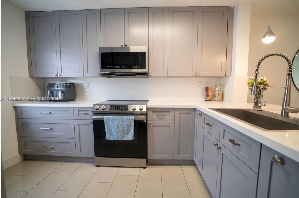 WEITZER SERENA LAKES TOWN - Residential