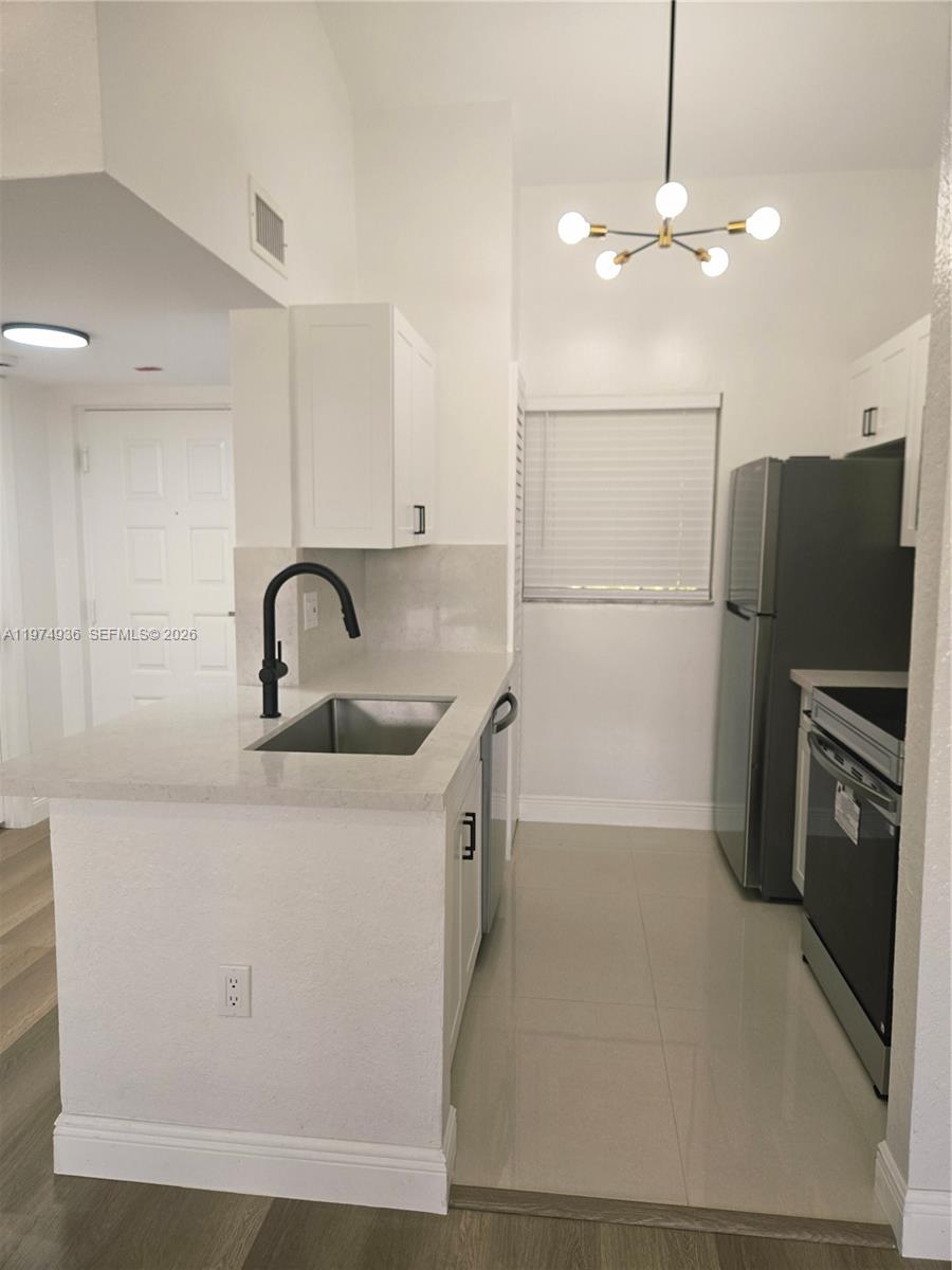 LAKEVIEW CLUB CONDO - Residential Lease