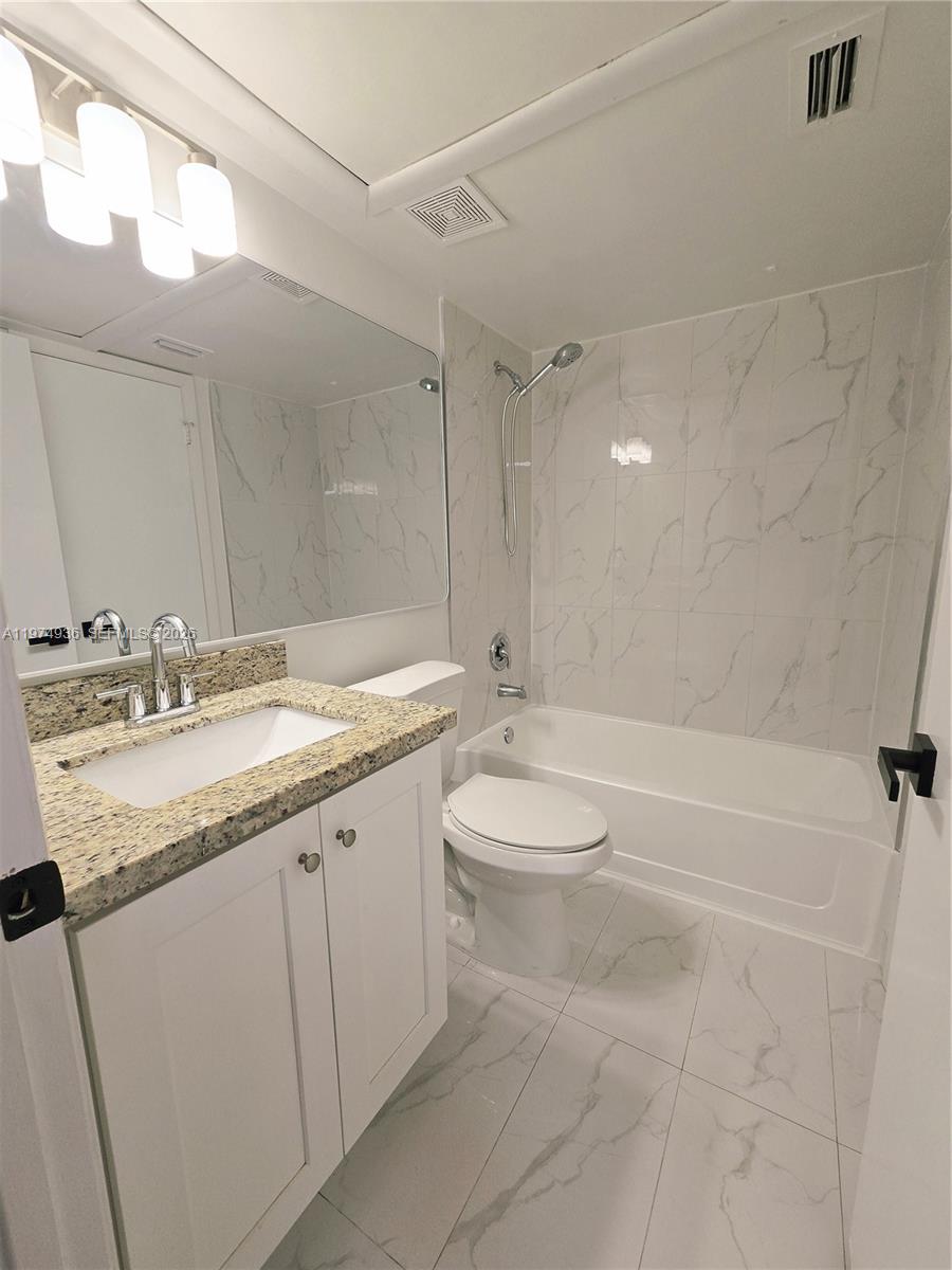 LAKEVIEW CLUB CONDO - Residential Lease