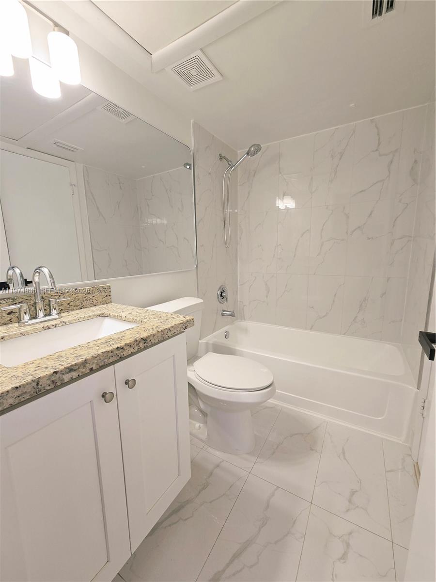 LAKEVIEW CLUB CONDO - Residential Lease