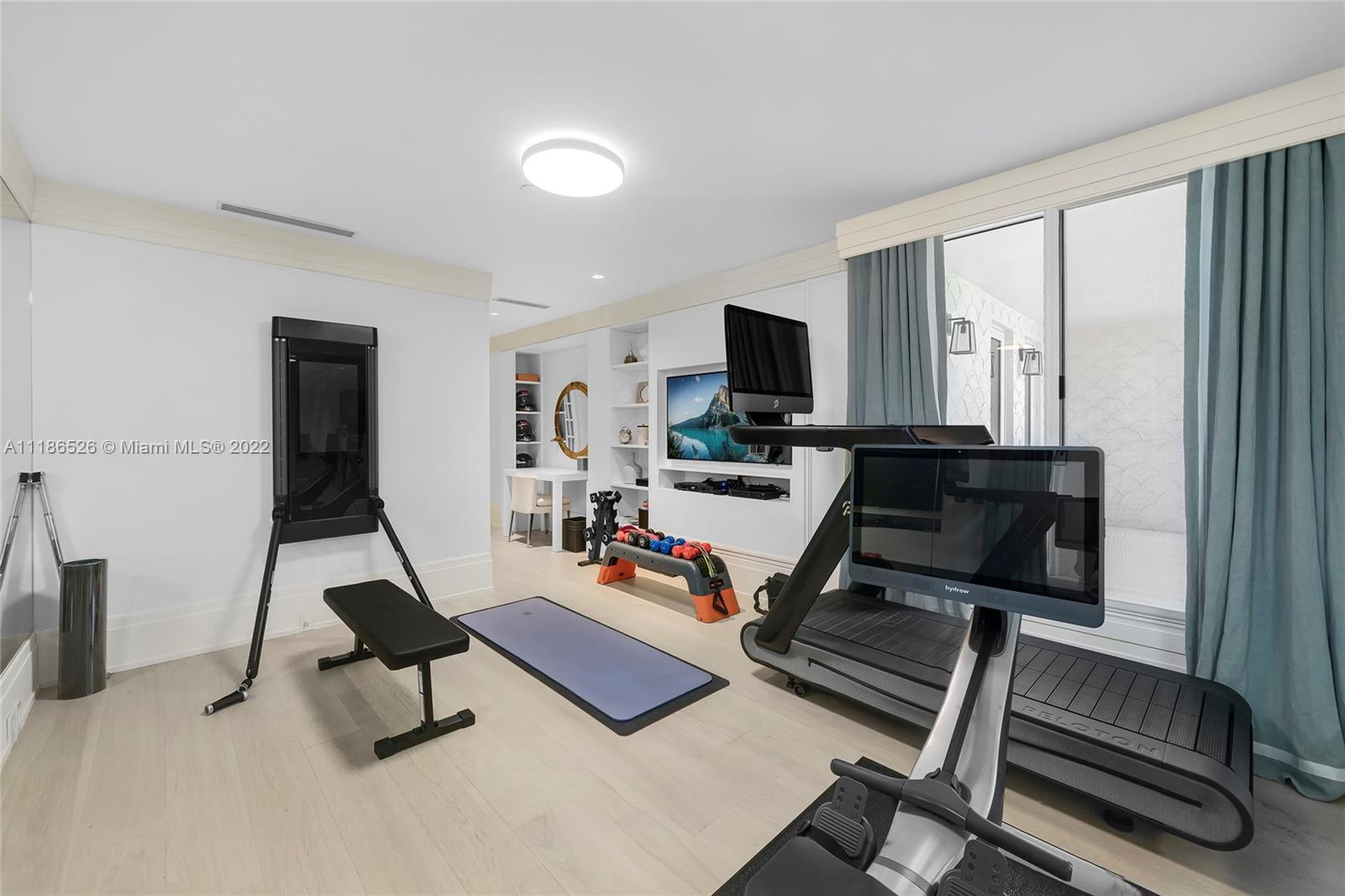 FISHER ISLAND - Residential